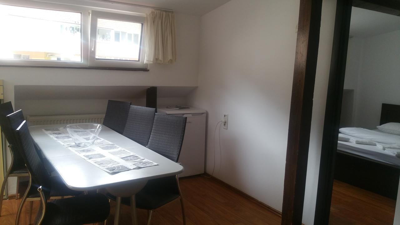 Апартаменти M&F Apartament Jepilor Брашов Екстер'єр фото